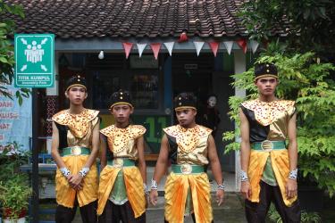 Peran Sekolah dalam Menanamkan Nilai Budaya Lokal kepada Siswa