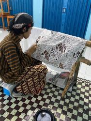 Seni Membatik sebagai Media Pengembangan Kreativitas Siswa