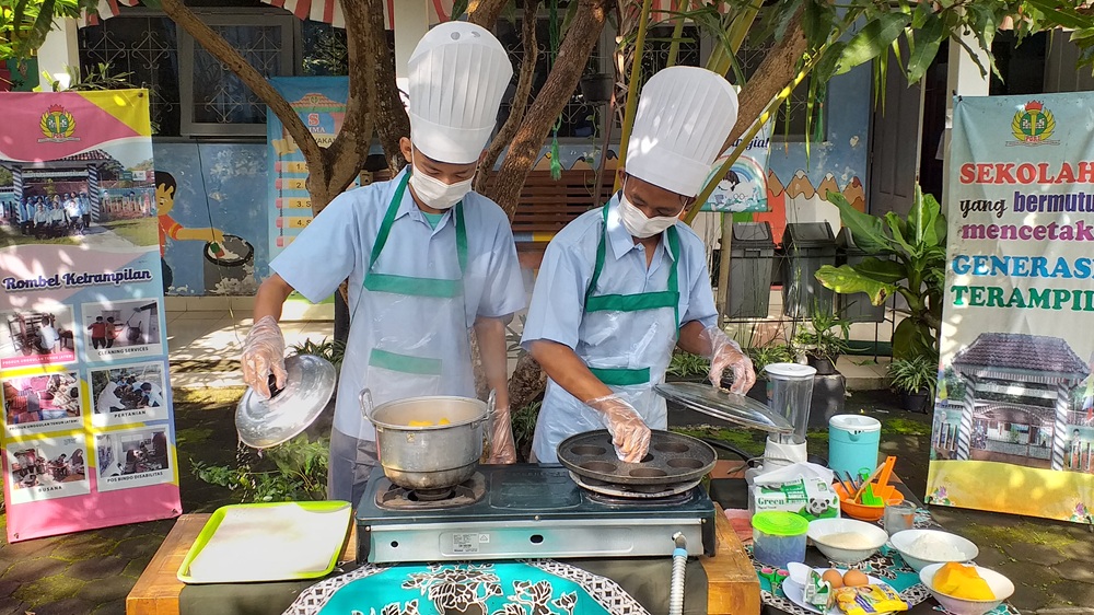 Kegiatan Memasak - SLB PGRI Sumbersari