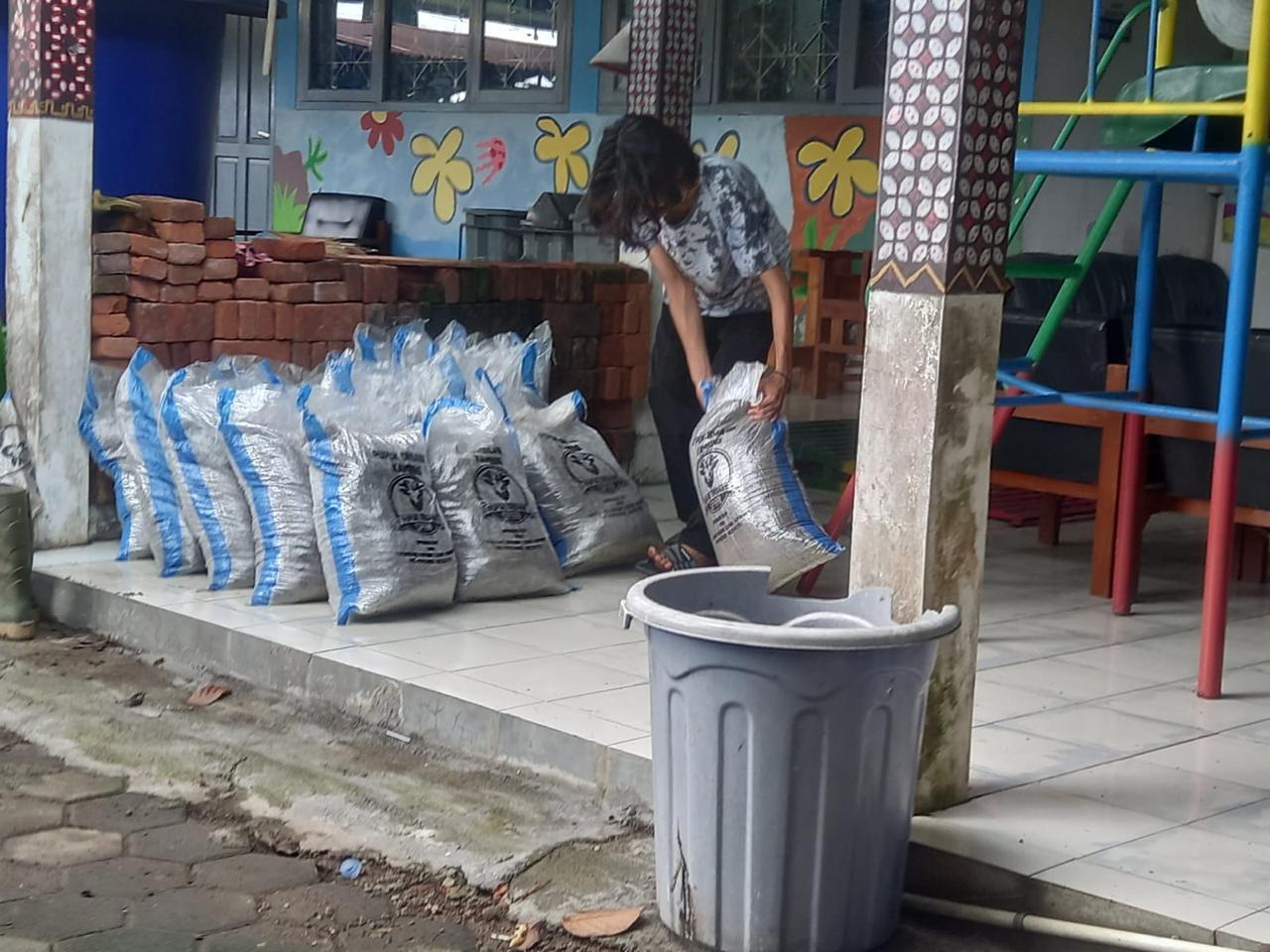 Kegiatan Pembuatan Pupuk 2